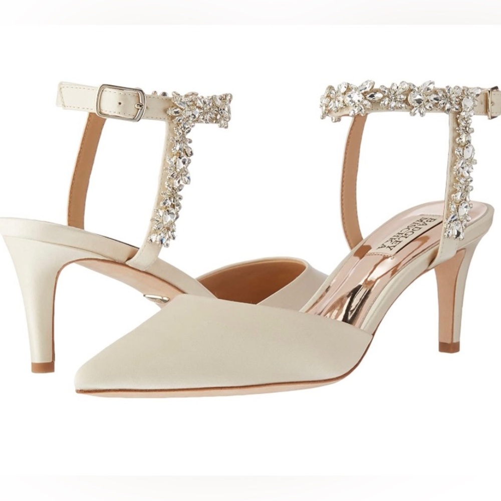 Badgley Mischka Women's Esmeralda Pump